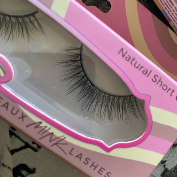 NWT ioni mink lashes - Picture 4 of 7